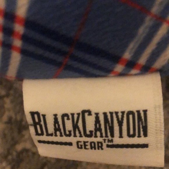 Plaid airplane pillow - Picture 2 of 3